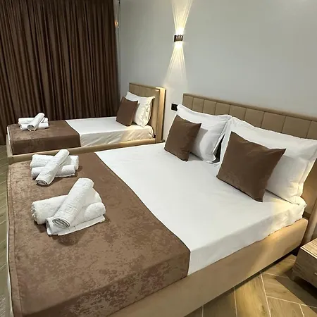 Three Brothers Široka