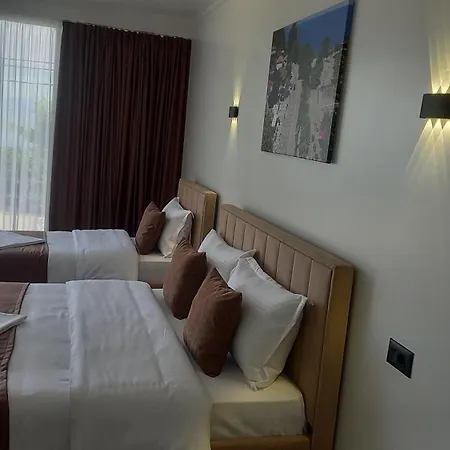 Three Brothers 3* Shiroka